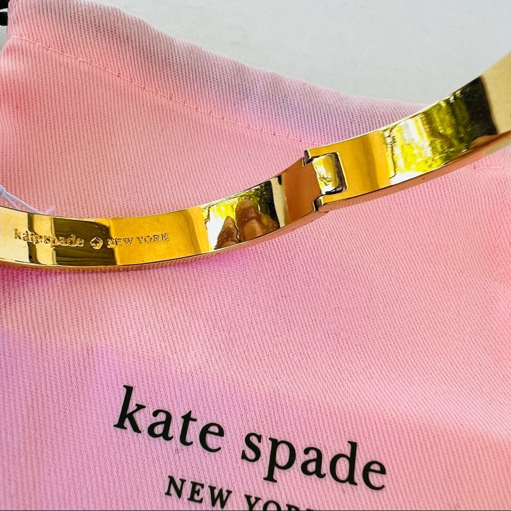 Kate Spade Hole Punch Spade Enamel Hinged Coral Bracelet Jewelry - Picture 5 of 8